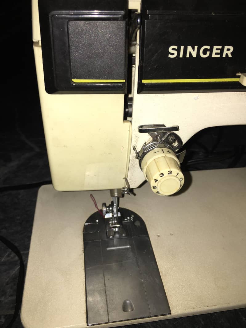 Singer embriodery sewing machine 2