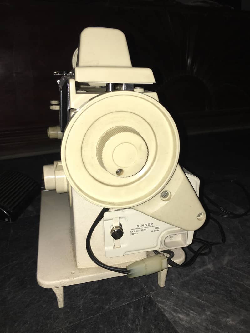 Singer embriodery sewing machine 4