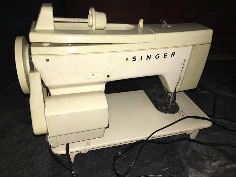 Singer embriodery sewing machine 6