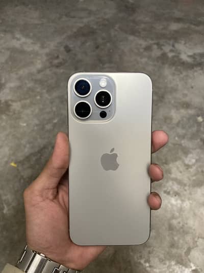 IPhone 15 pro max (official apple warranty)