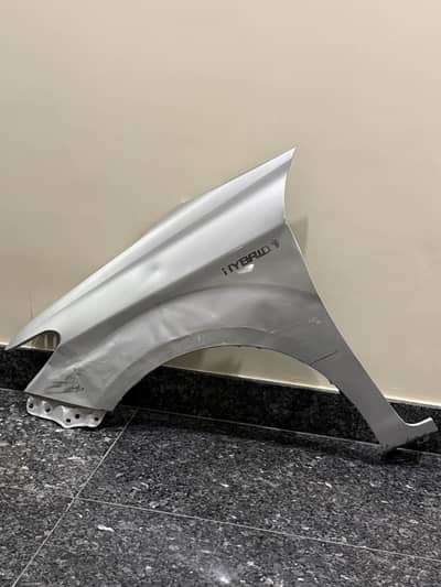 TOYOTA/AXIO FIELDER SILVER ORIGINAL FENDER  LEFTSIDE 2018