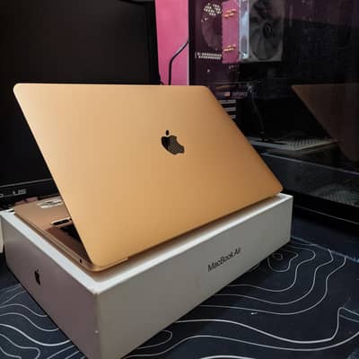 MacBook M1 Air with Original Box Charger and Warranty until Aug 2026