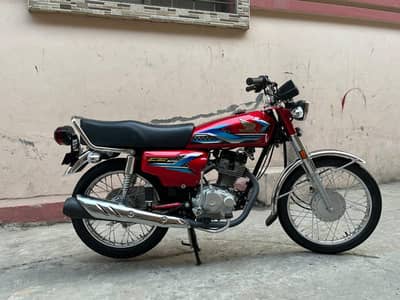 Honda 125 . . . 1453 km driven