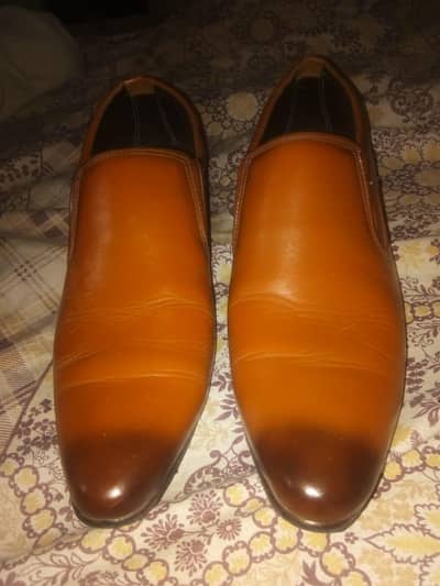 one time used hain urjent sale karne hain shoes