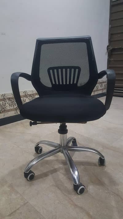 revolving chair in good condition