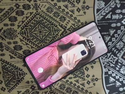 Vivo Y200 for sale with charger nd box