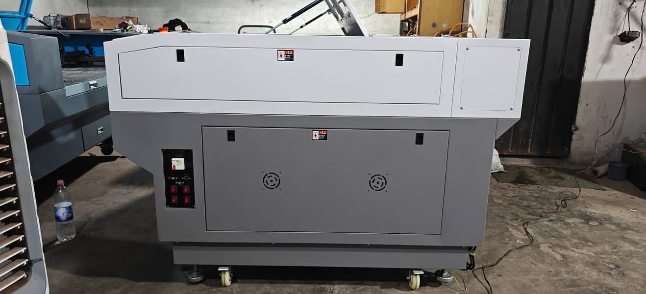 CNC laser cutting machine 1