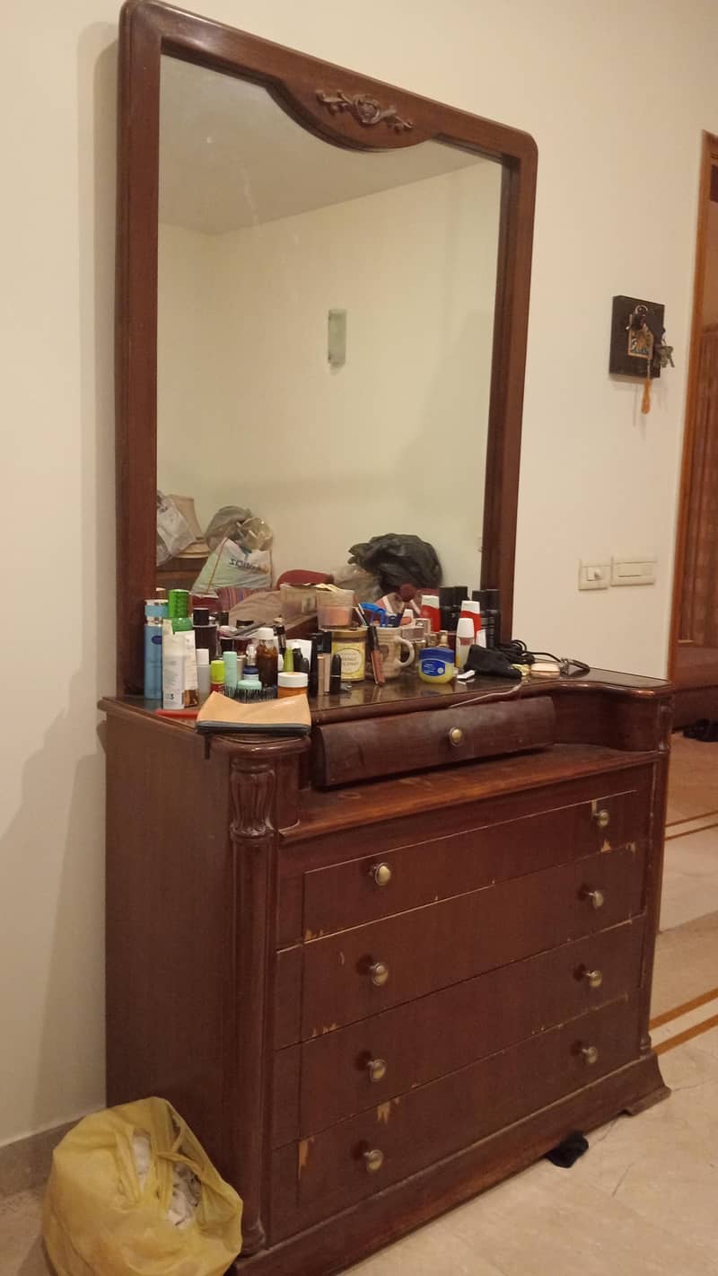 DRESSING TABLE 2
