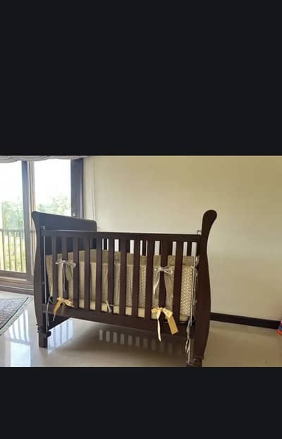 Quality and Stylish Baby Cot