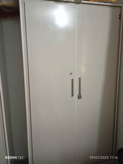2 single wardrobe  good condition