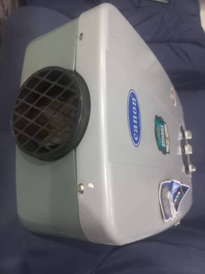 Instant Gas Guizer on LPG, only few days used, 321900 7990