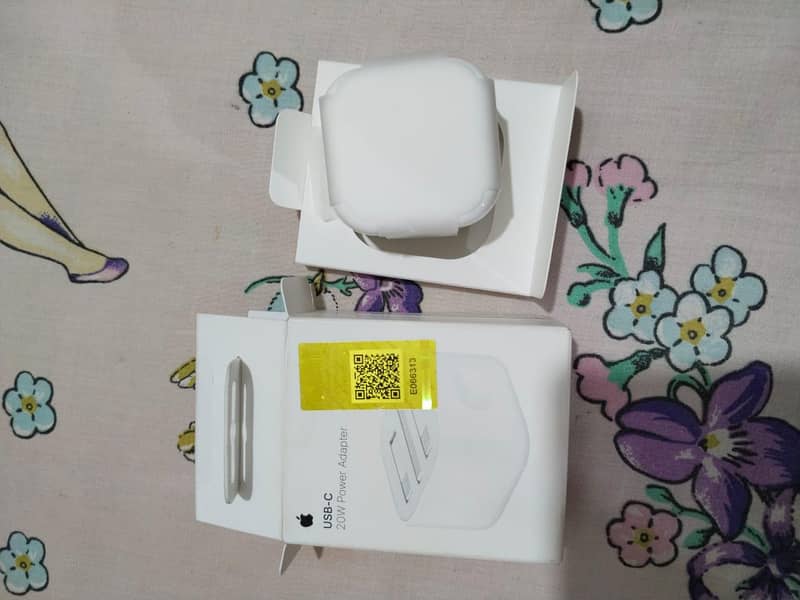 IPhone 17 pro max Adapter 1