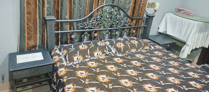 IRON BED SET WITH 2 SIDE TABLES & SINGHAR MAZE FOR SALE (USED)