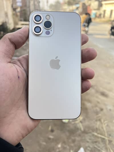 Iphone 12 pro bh : 78