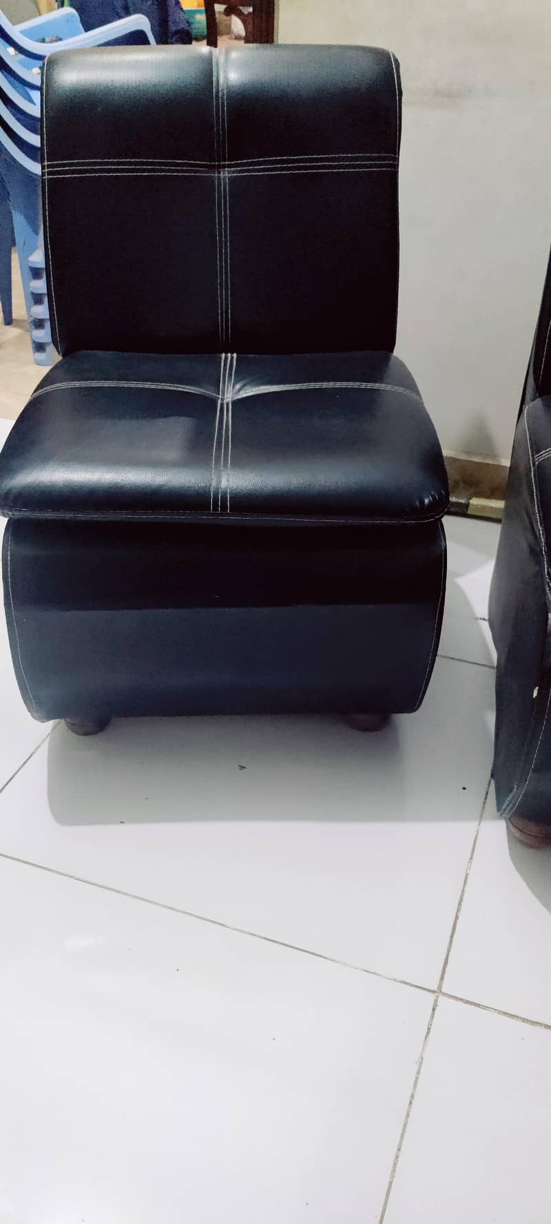 BLACK LEATHER SOFAS/ 2 SEATER / SOFAS/ 2in1 0