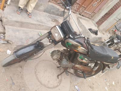 engine me koi kaam nhi 2013 k akhir ki garri hai 2014 ki registration