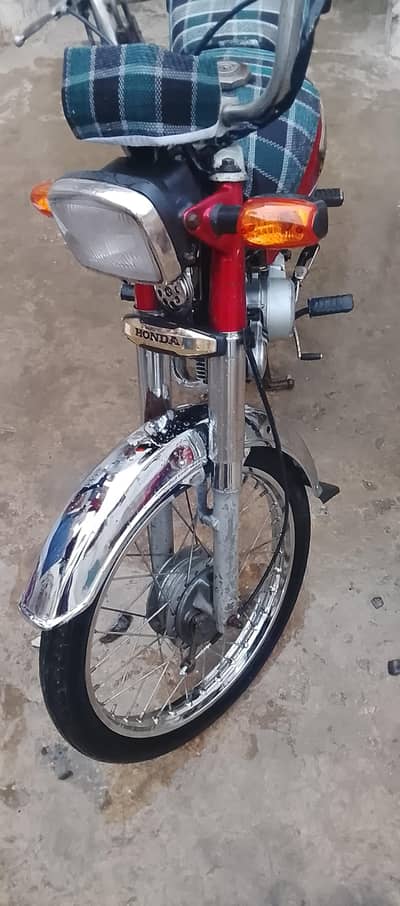 sukkur nbr hai bike okay A 1 hai chilnay me