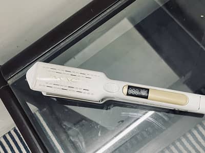MAQ Hair Straightener (Used – Good Condition)