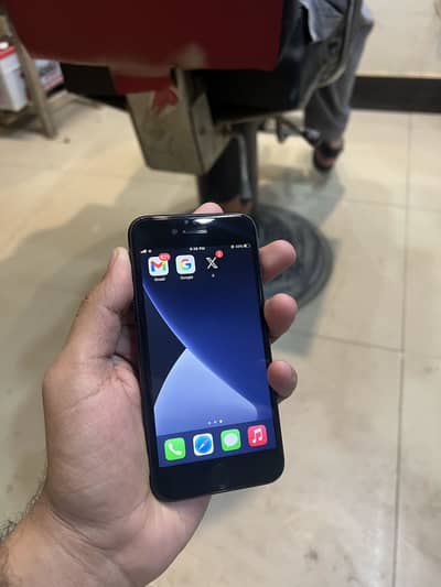 iPhone 7 clean condition