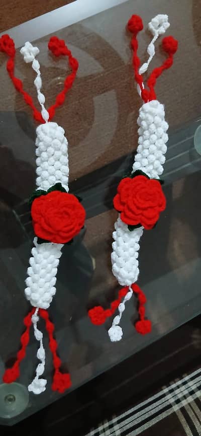 Ladies Wool Flower Garland Gajray