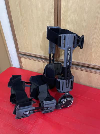 Donjoy Adjustable Knee Brace
