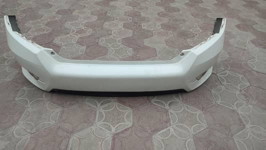 CIVIC X  REAR BUMPER GENUINE  white