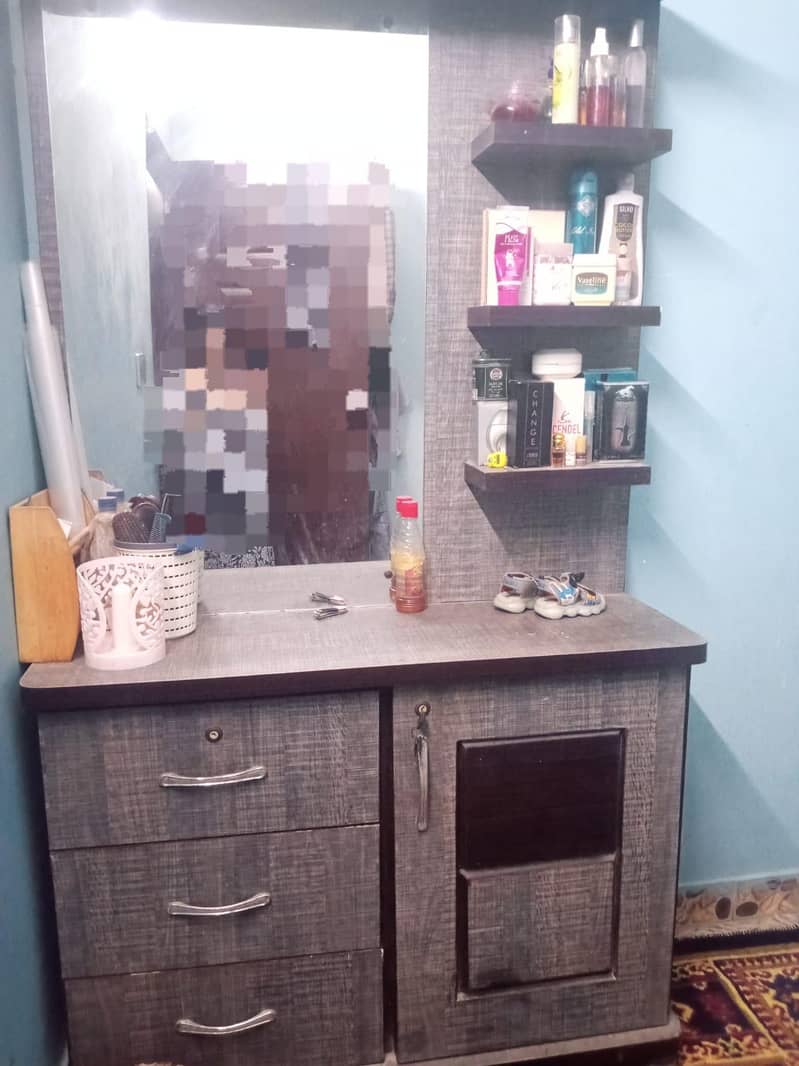 dressing table 0