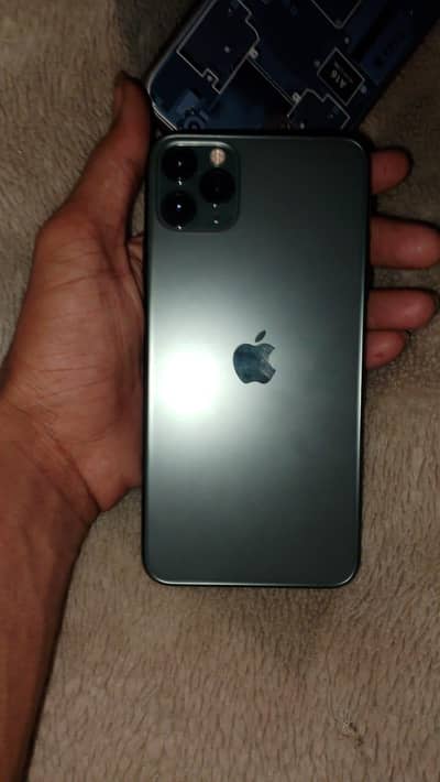 iphone 11 pro max 10/10 hai 256GB hai Sirf Whatsapp number 03282151709