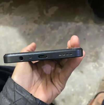 box and charger over good hai use ke acha