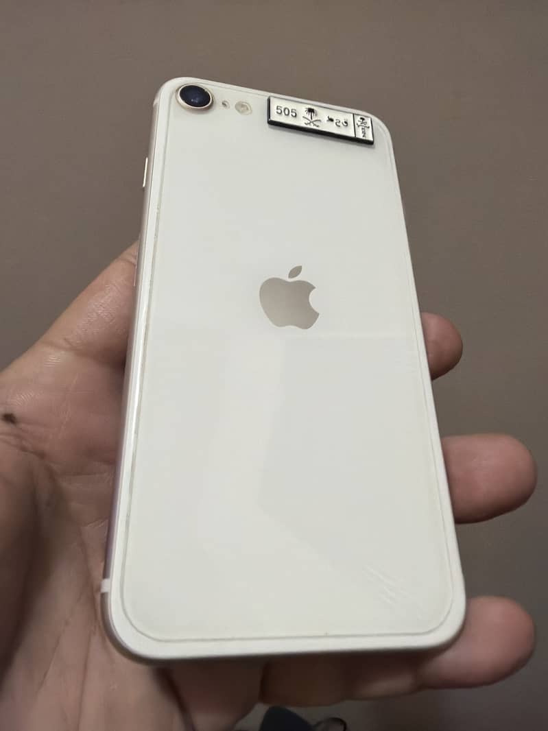 iPhone SE third generation 1