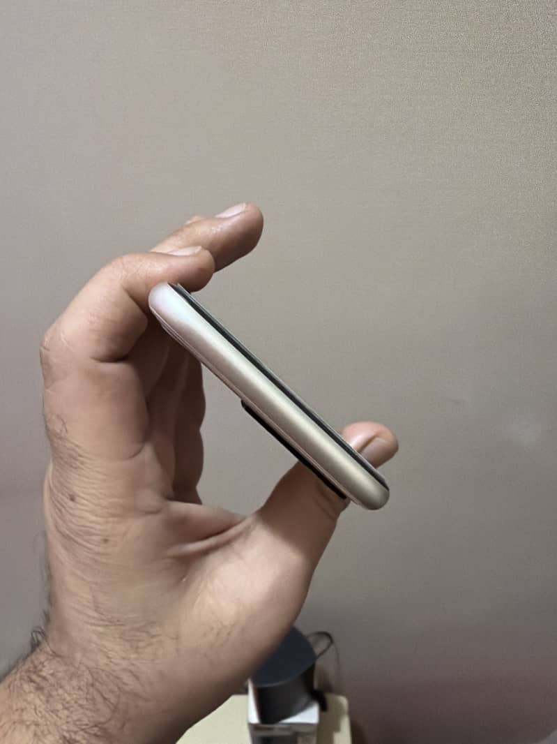 iPhone SE third generation 5