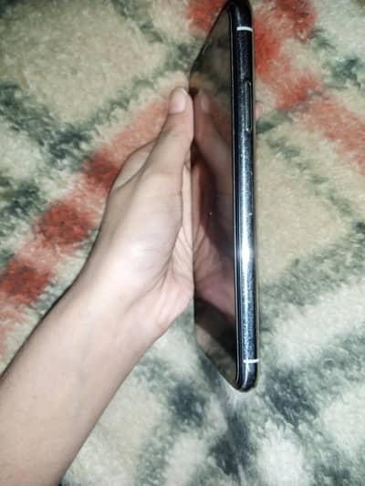 Iphone X 256GB 35000PKR  FACTORY UNLOCK