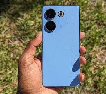 8+8 , 256 GB , with four premium leather mobile covers.