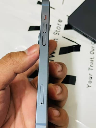 iPhone 14 jv waterpack battery health 87%