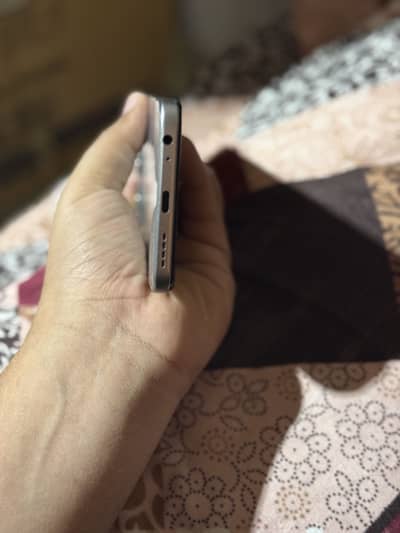 Infinx hote 50i 6+6 ram memory 128 box ka sat ok ha mobil