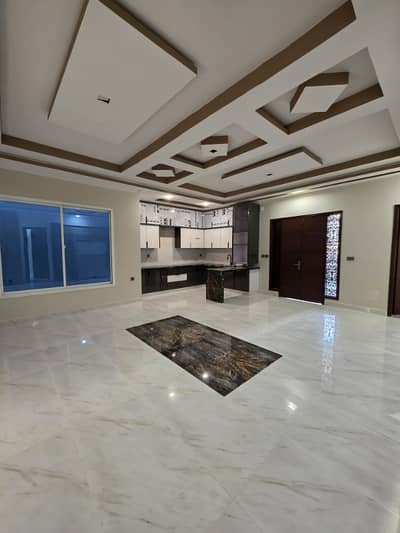 SILENT COMMERCIAL AVAILABLE FOR RENT GULSHAN-E-IQBAL BLOCK 7