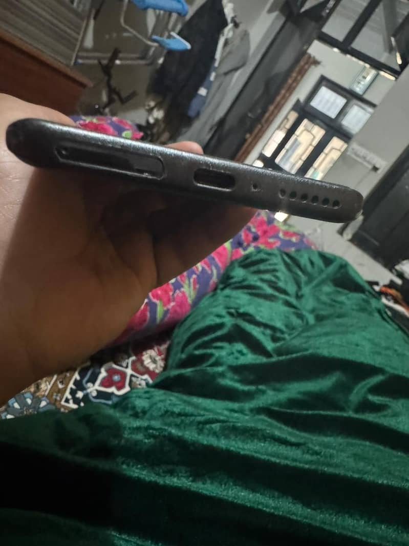 Redmi Note 14 Pro 4