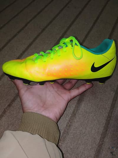 Football shoes, Nike studs, Nike magista