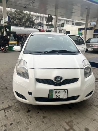 Toyota vitz   03201149460