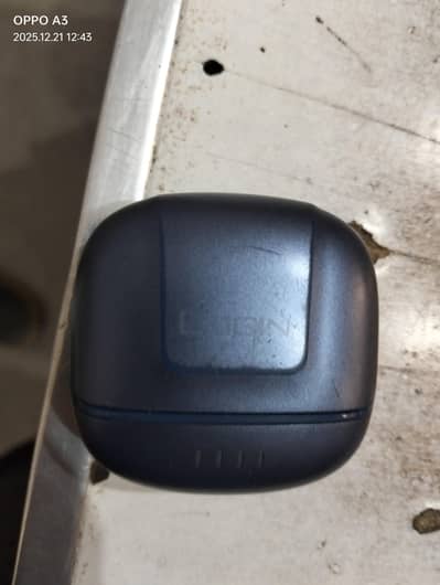 login Bluetooth airbads  1 year warranty volume is best high quality