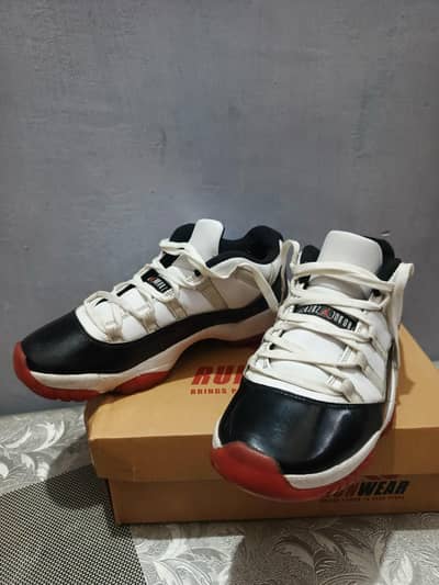 Nike Air Jordan 11 Retro Low