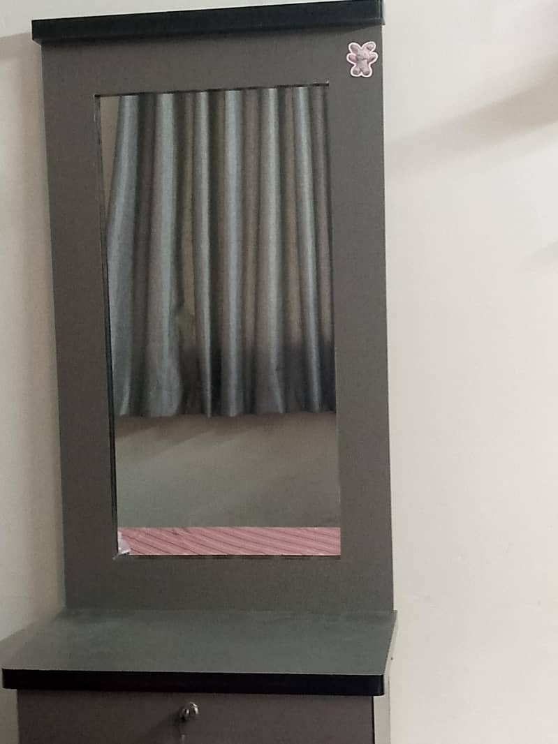 dressing table 1