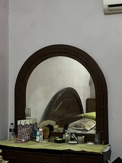 King size bed and mirror