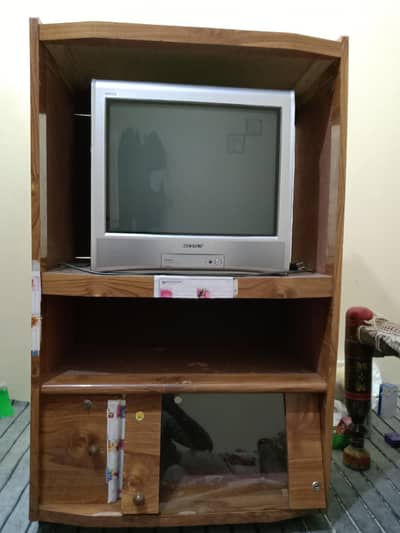 Sony Trinitron 21" CRT TV with Trolley – Good Condition