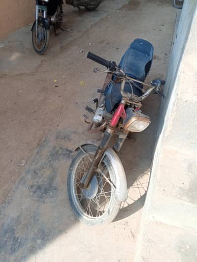 125 unique model 2016 1st owner