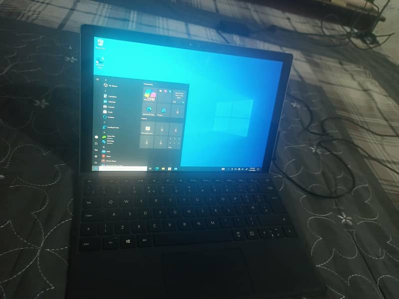 Microsoft Surface pro 4 - Screen Flicker Issue -Complete Set 0