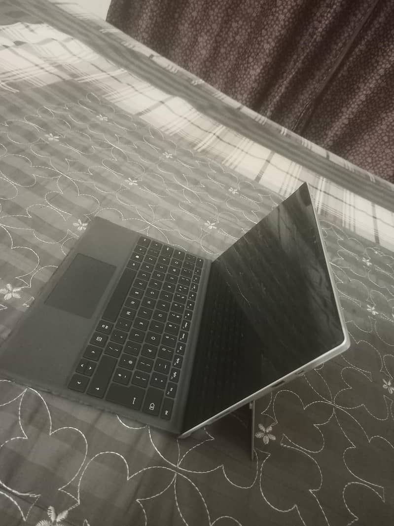Microsoft Surface pro 4 - Screen Flicker Issue -Complete Set 3