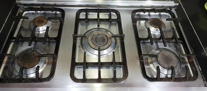 Cooking range in excellent condition