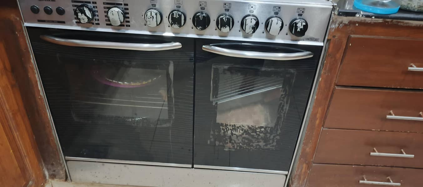 Cooking range in excellent condition 5