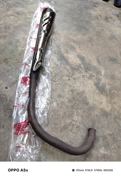 Honda 125 back color genon cilencer  only 3k